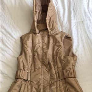 Like new gold New York and Company  vest.